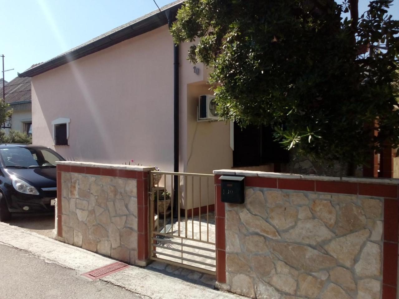 Apartment "Mislav" Горни Карин Екстериор снимка